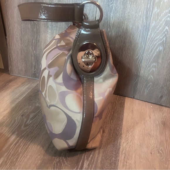 Vintage Coach Beige and Purple Shoulder Bag - Picture 10 of 13